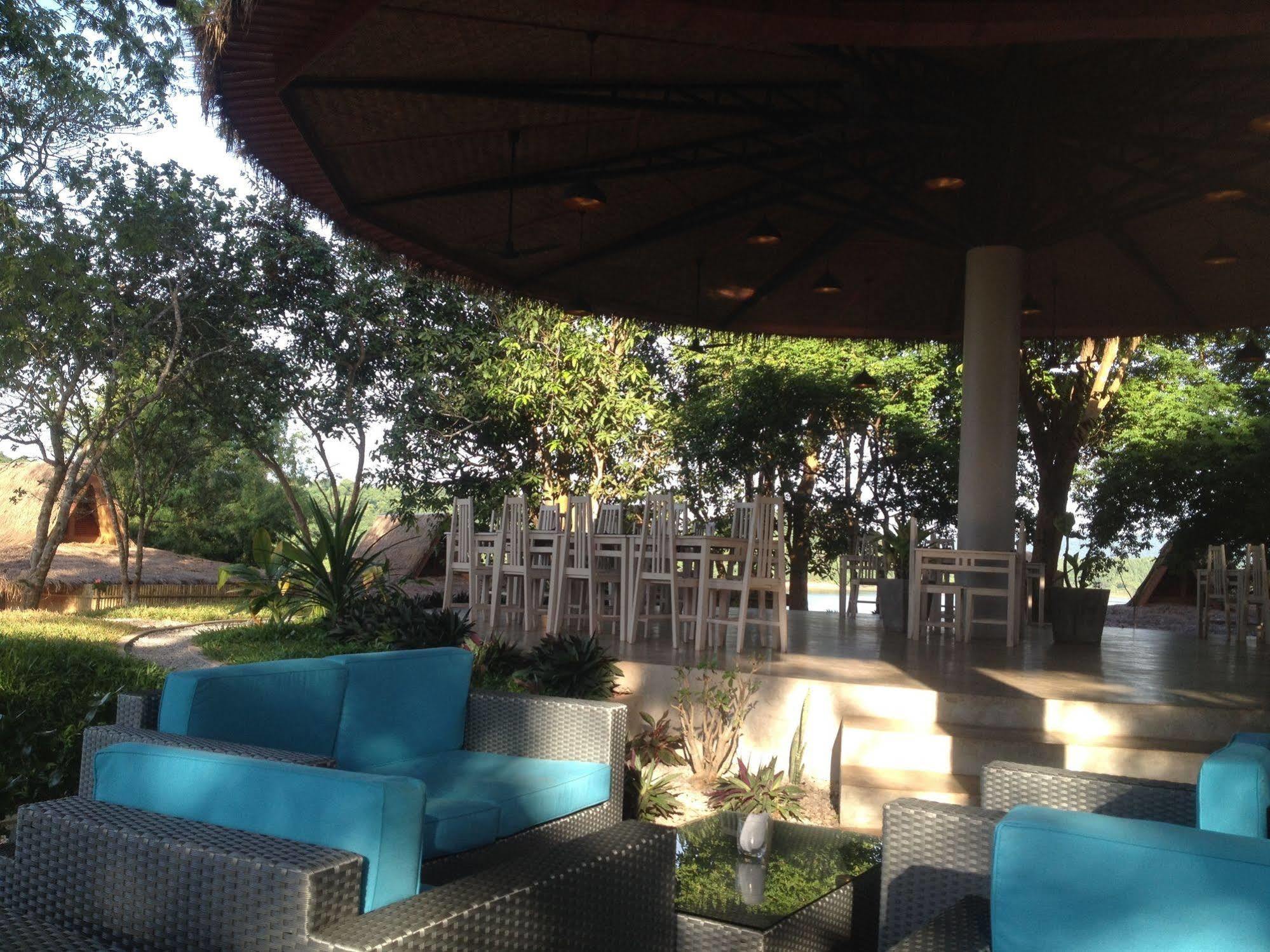 The Sanctuary Nam Ngum Beach Resort Vang Vieng Exterior photo
