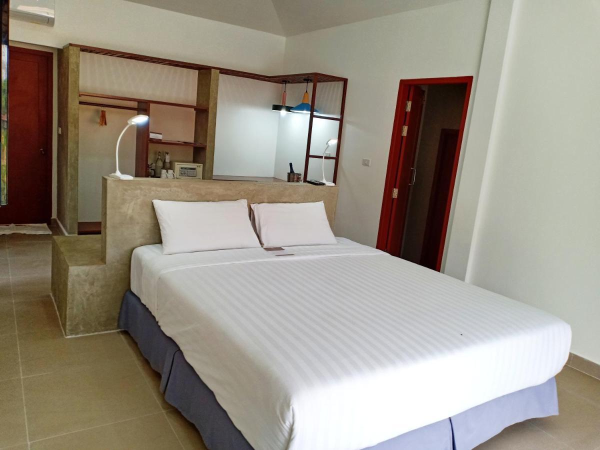 The Sanctuary Nam Ngum Beach Resort Vang Vieng Exterior photo